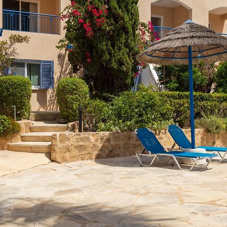 Regina Gardens Lovely Apartment Пафос Екстер'єр фото