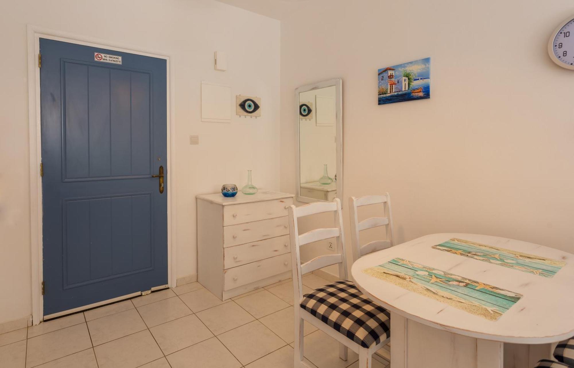 Regina Gardens Lovely Apartment Пафос Екстер'єр фото