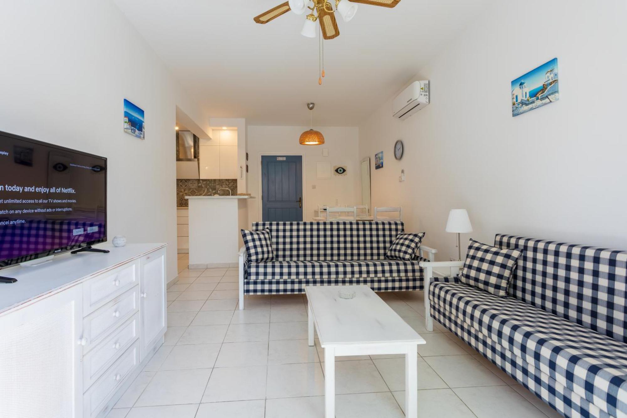 Regina Gardens Lovely Apartment Пафос Екстер'єр фото