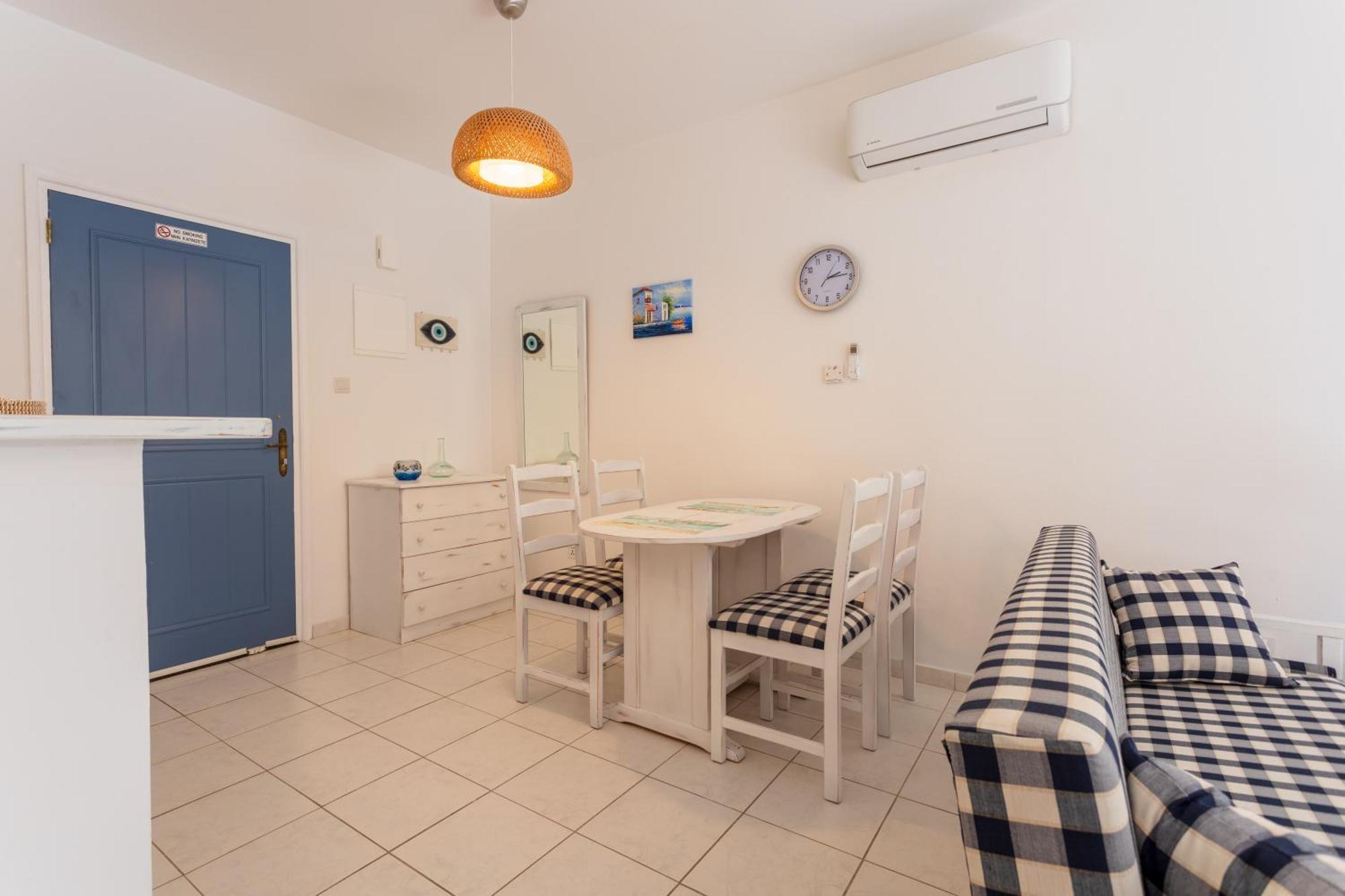 Regina Gardens Lovely Apartment Пафос Екстер'єр фото