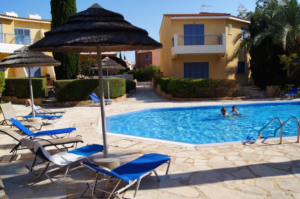 Regina Gardens Lovely Apartment Пафос Екстер'єр фото