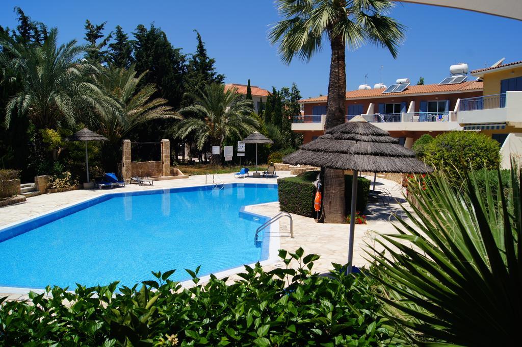 Regina Gardens Lovely Apartment Пафос Екстер'єр фото